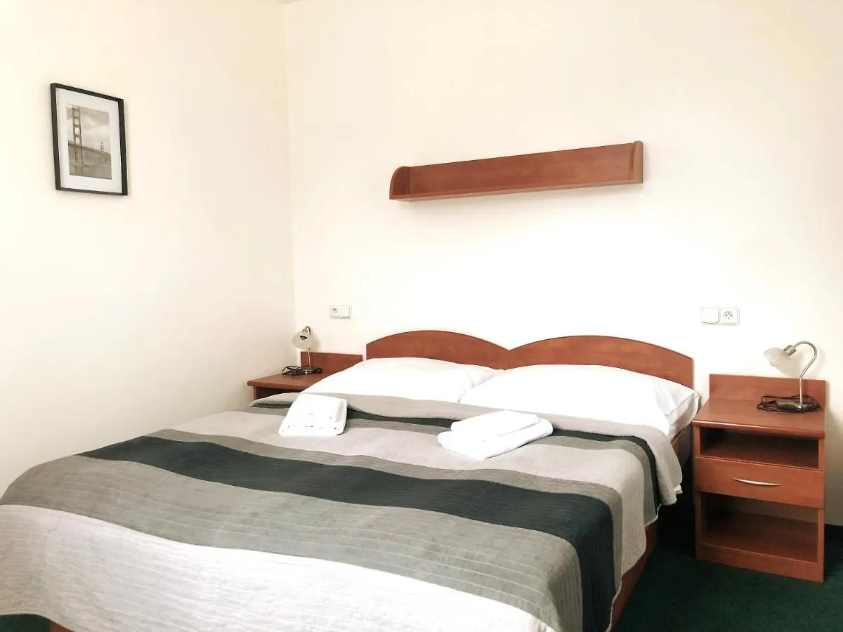 Hotel Karolina Karlovy Vary 3*,