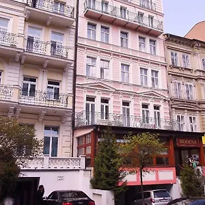 Modena Отель
